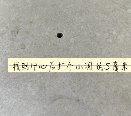 尚志瓷砖空鼓维修公司专业解答在瓷砖铺贴过程中，如果砂料搅拌不均匀，将会带来以下问题